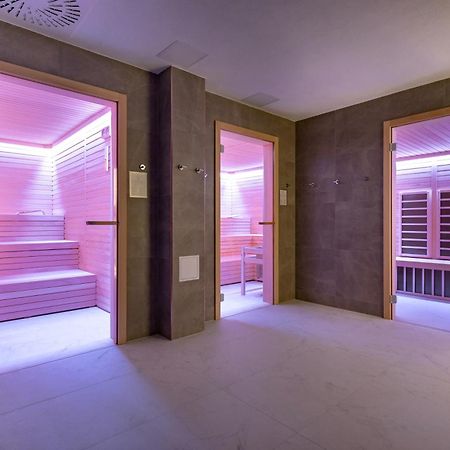 Hotel In Excelsis نوفاليا المظهر الخارجي الصورة