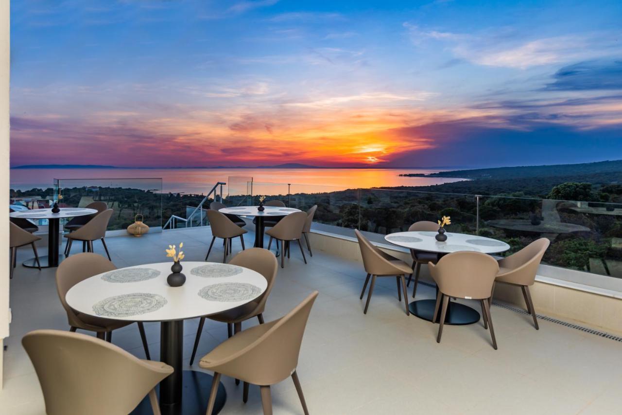 Hotel In Excelsis نوفاليا المظهر الخارجي الصورة