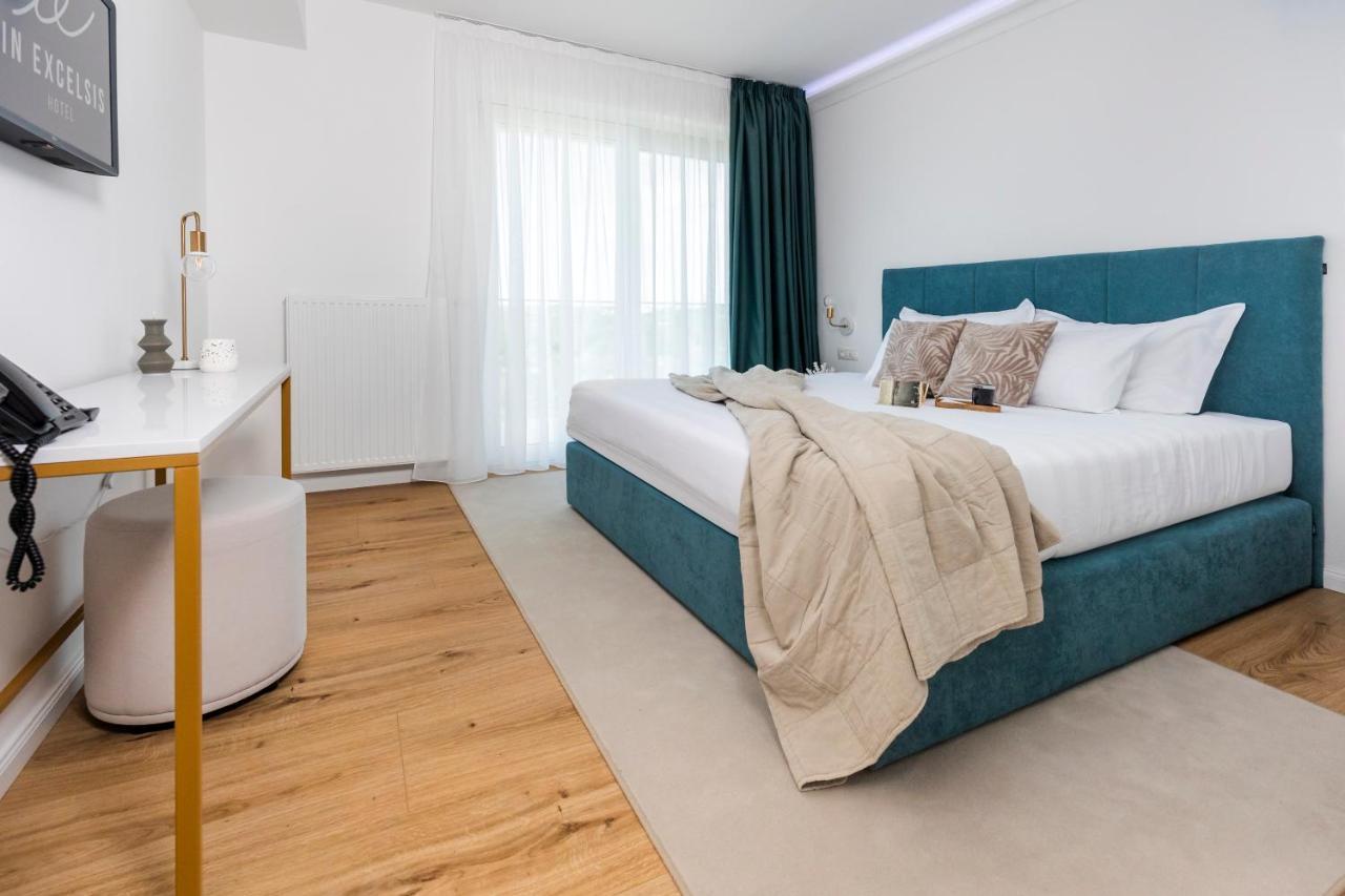 Hotel In Excelsis نوفاليا المظهر الخارجي الصورة