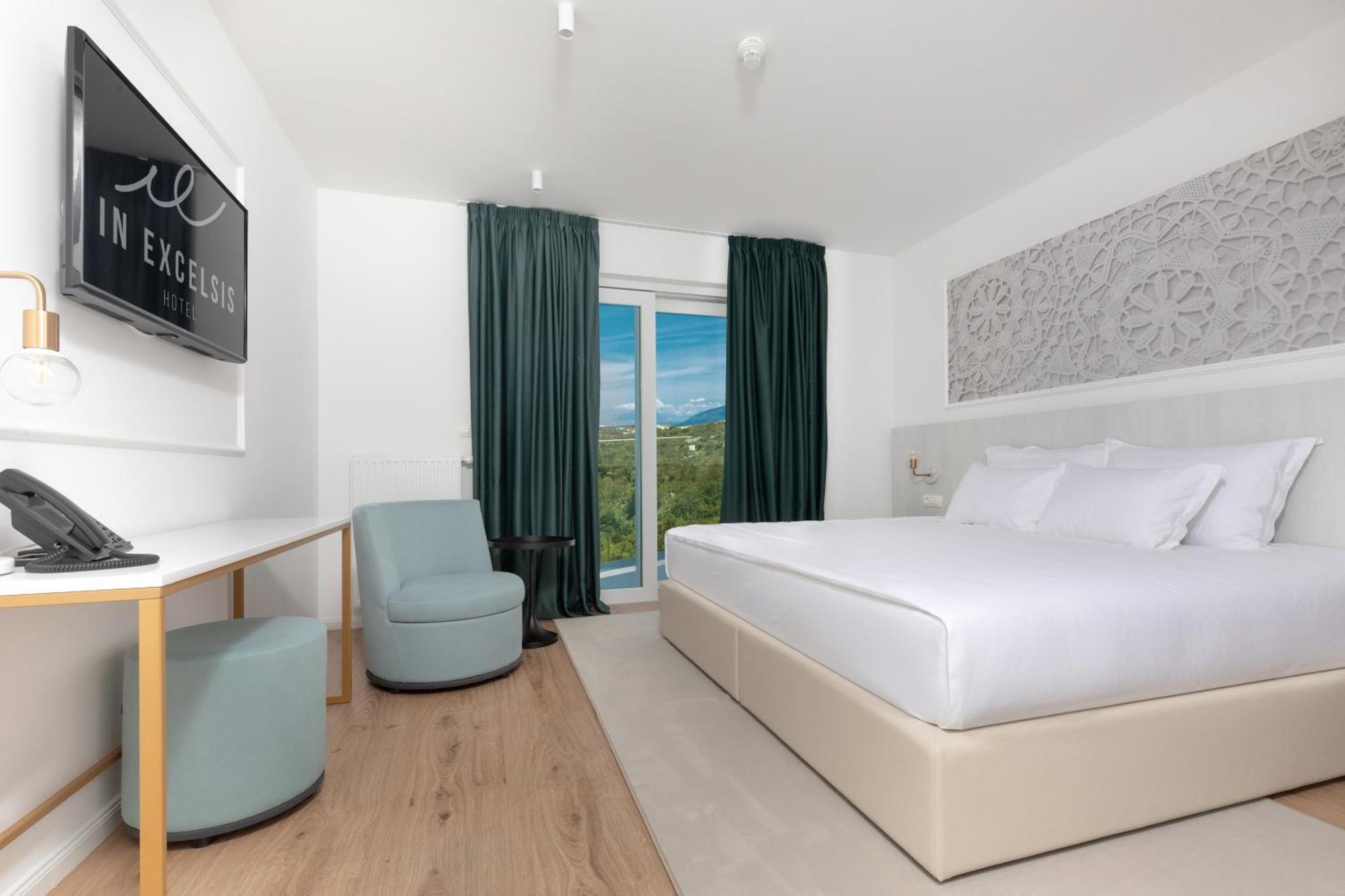 Hotel In Excelsis نوفاليا المظهر الخارجي الصورة