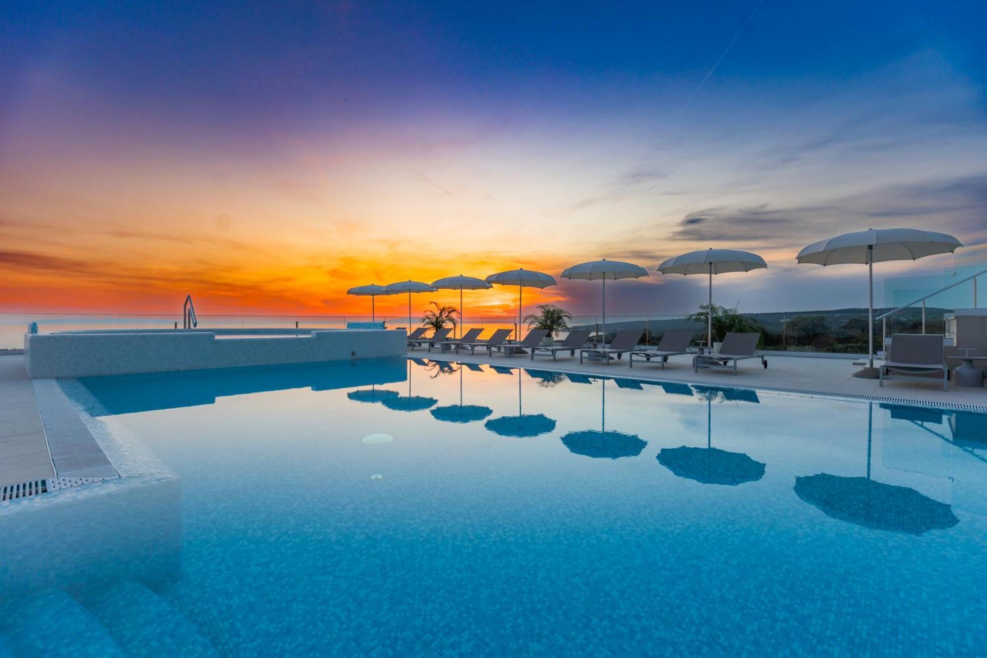 Hotel In Excelsis نوفاليا المظهر الخارجي الصورة